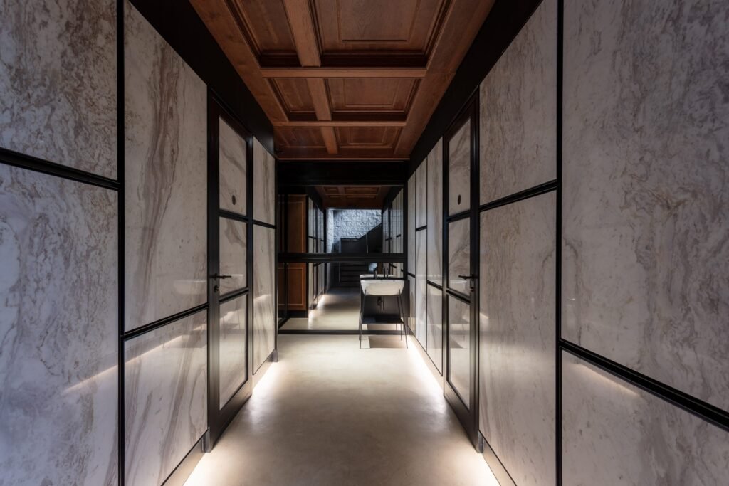 Arquitectura-Invisible-Hijos-de-Tomas-Luzestudio-fotografia-Alta-9-scaled.jpg