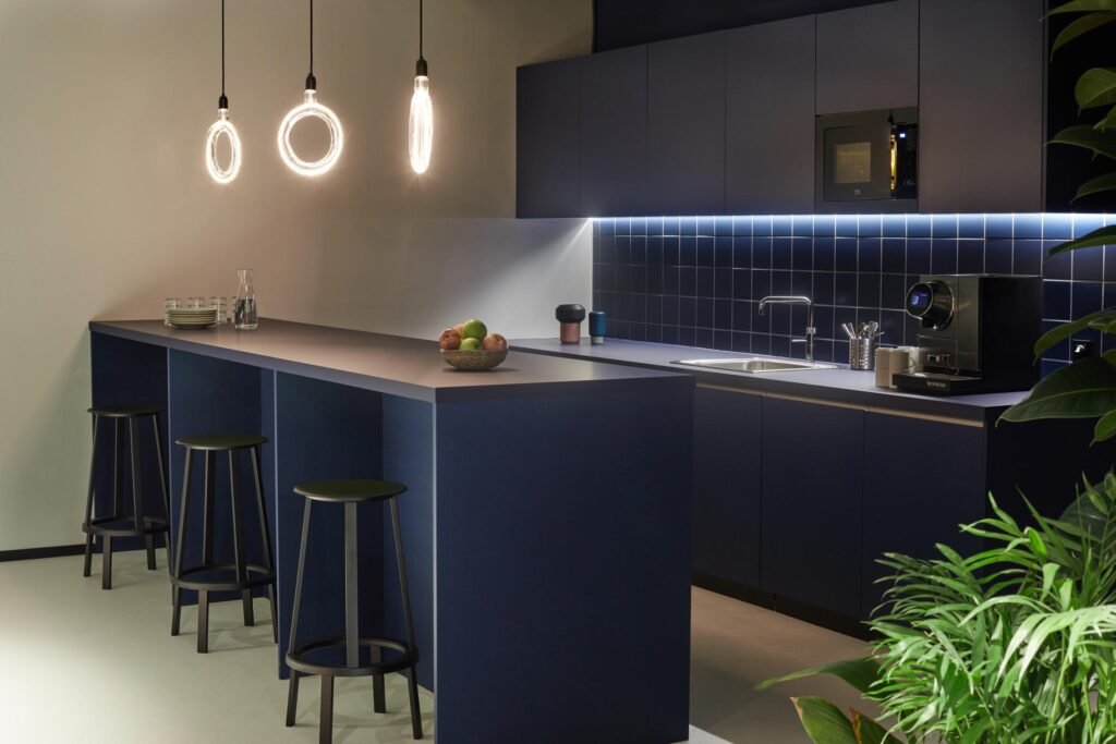 TheSocialHub_Barcelona_CoWorking_OfficeKitchen.jpg