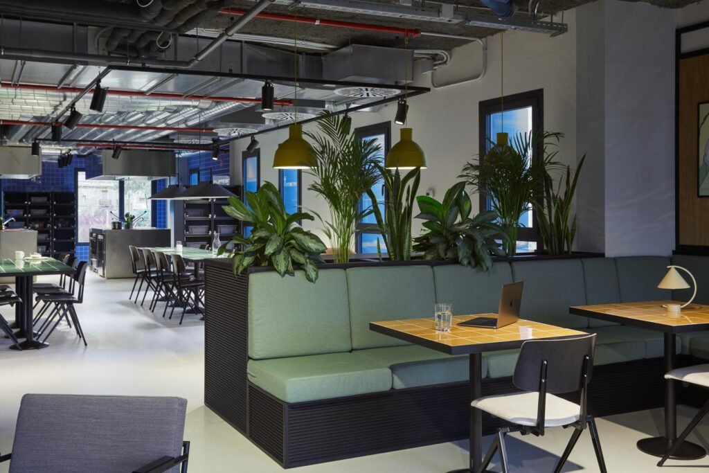 TheSocialHub_Barcelona_CommunityKitchen_4.jpg
