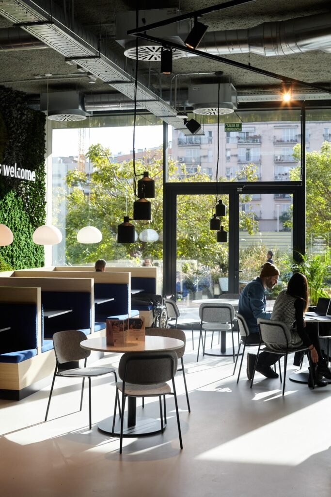 TheSocialHub_Barcelona_Detail_Coworking-1.jpg