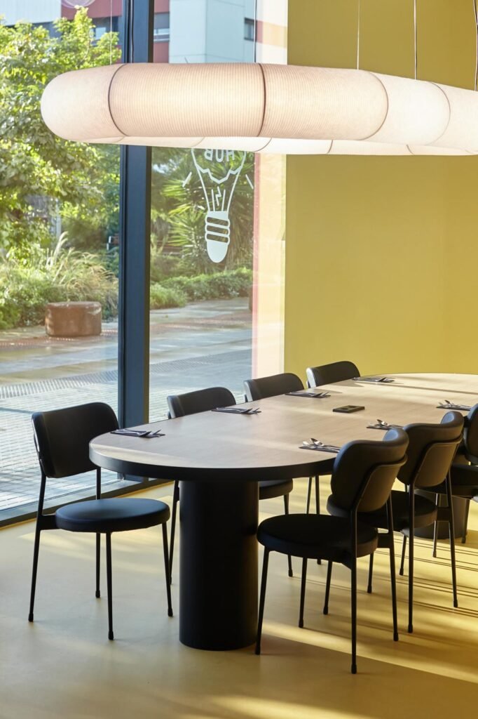 TheSocialHub_Barcelona_Details_MeetingSpace.jpg