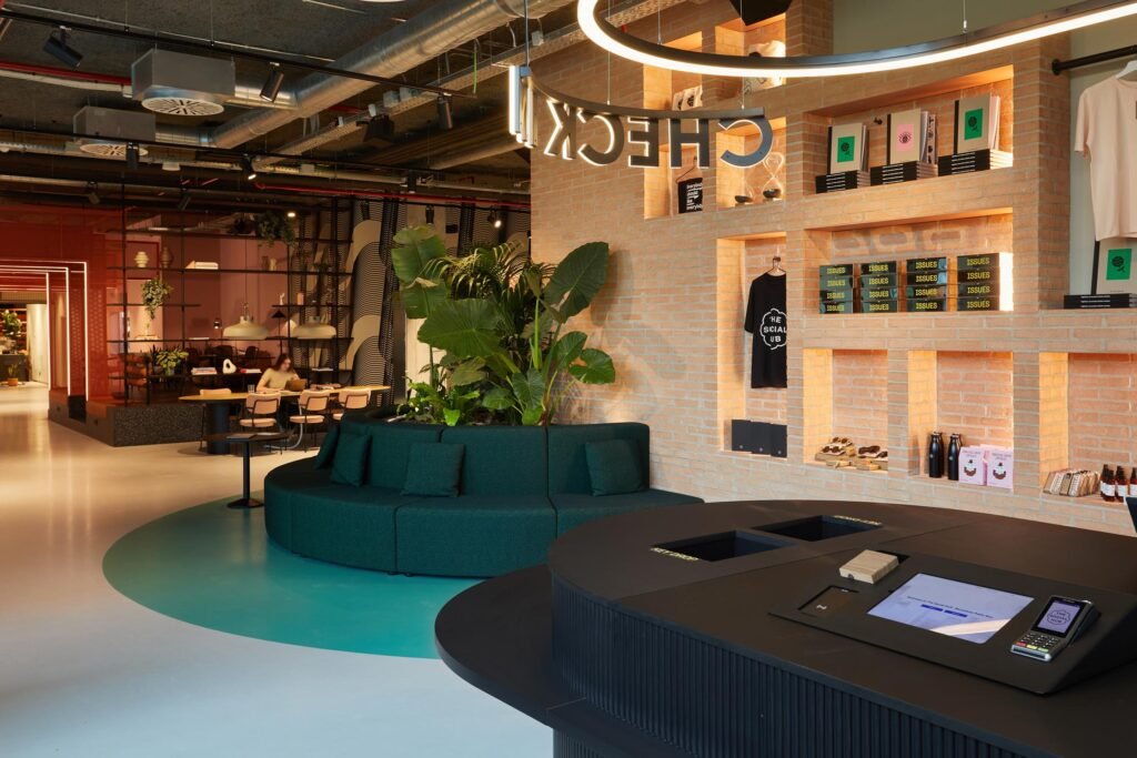 TheSocialHub_Barcelona_Lobby_1.jpg